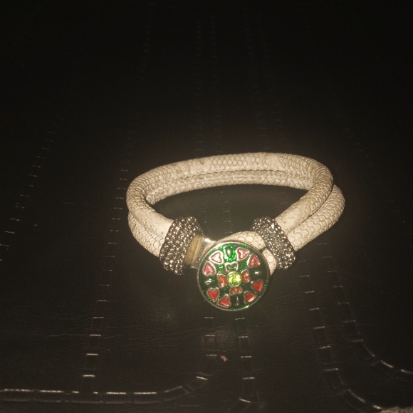 Snap Bracelet - Picture 1 of 1